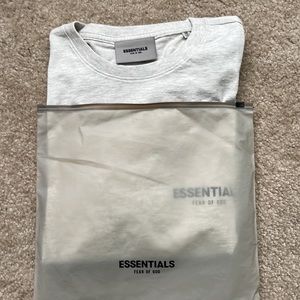 Fear of God Essentials Short-
Sleeve Tee 'Light Heather Oatmeal'